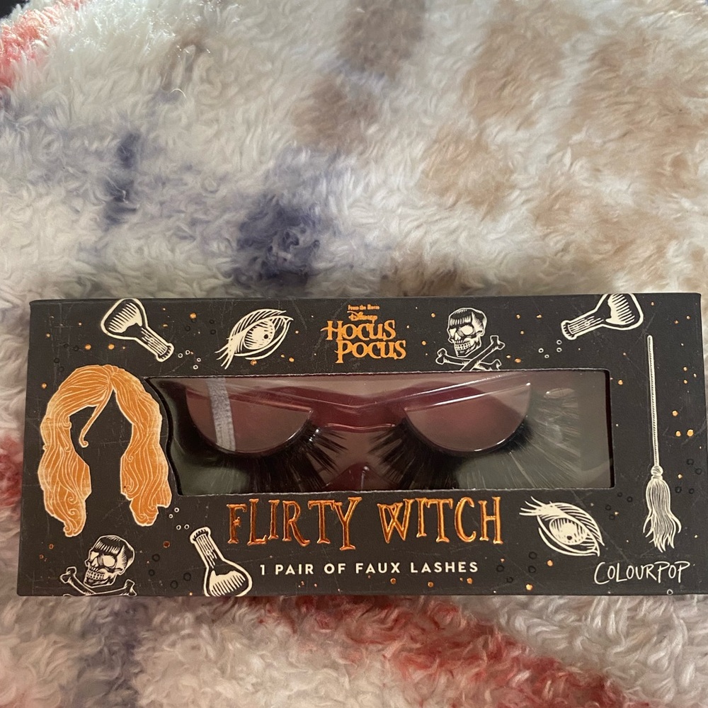 Disney’s Hocus Pocus inspired lashes.